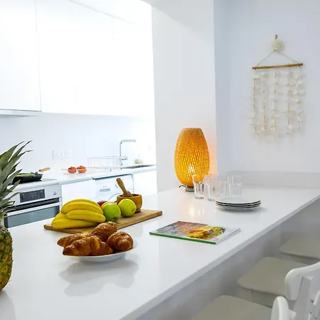 Mackenzie Leo Seafront Apartament *