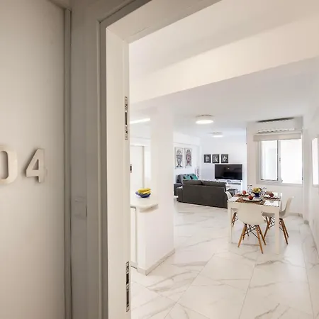 Апартаменты Mackenzie Leo Seafront