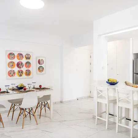 Апартаменты Mackenzie Leo Seafront