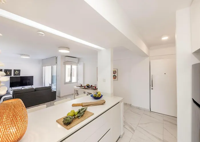 Апартаменты Mackenzie Leo Seafront Ларнака