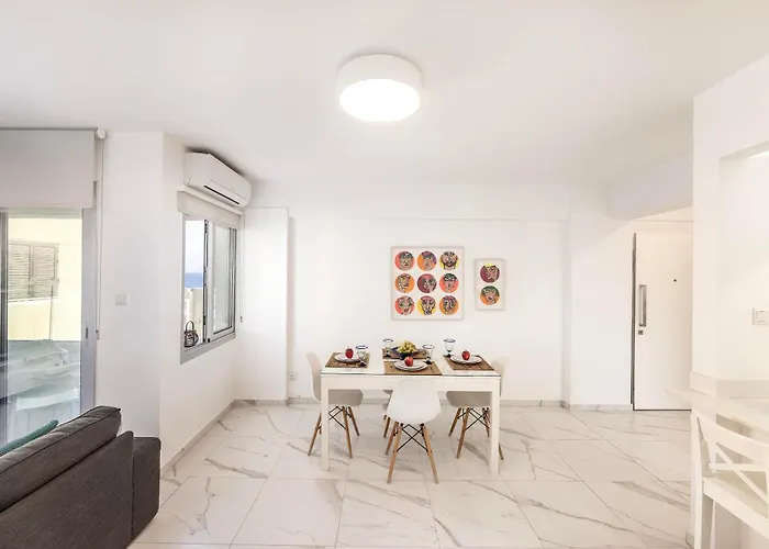 Mackenzie Leo Seafront Apartament Larnaca